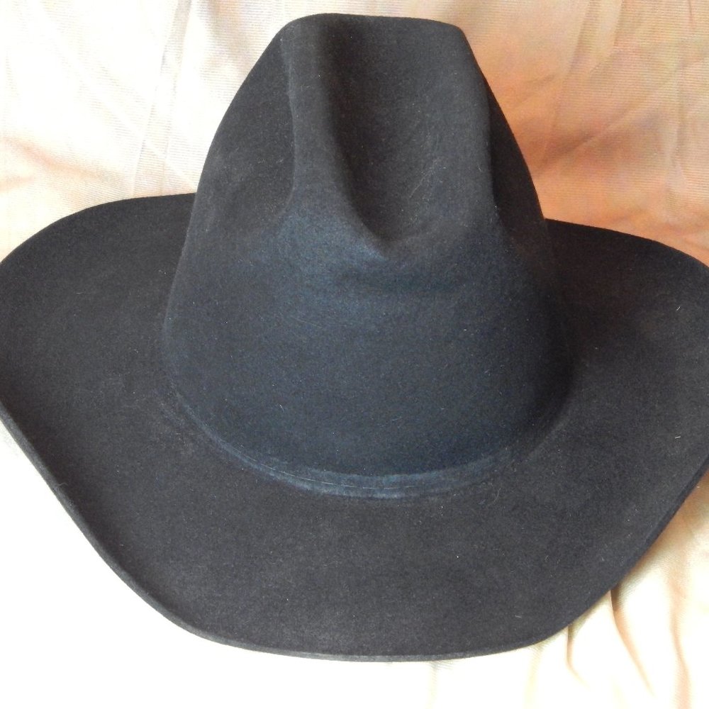 Rodeo King black western hat 7 3/4